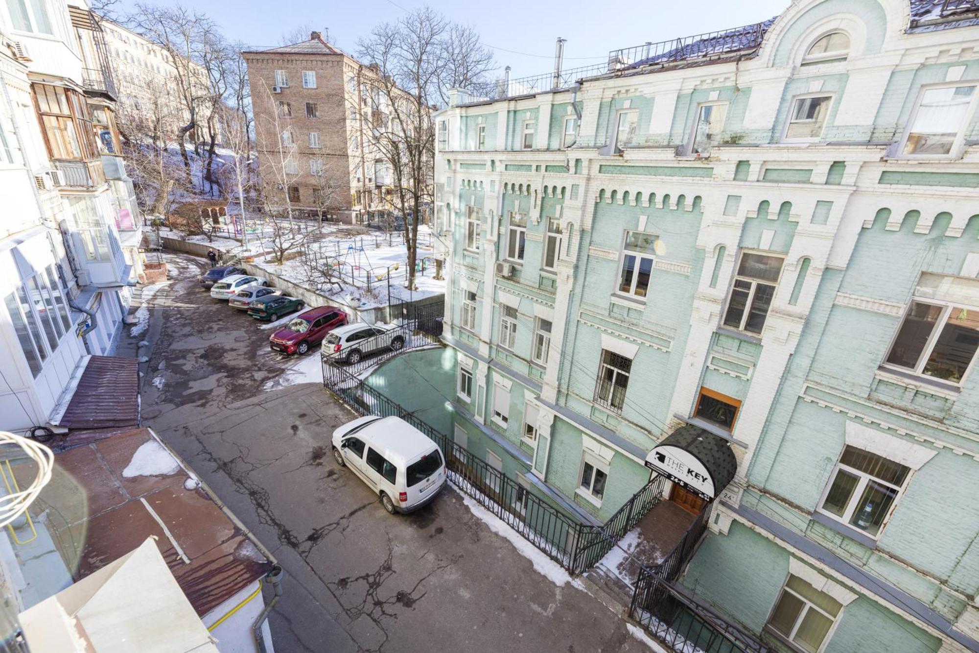 Maidan Apartment *
